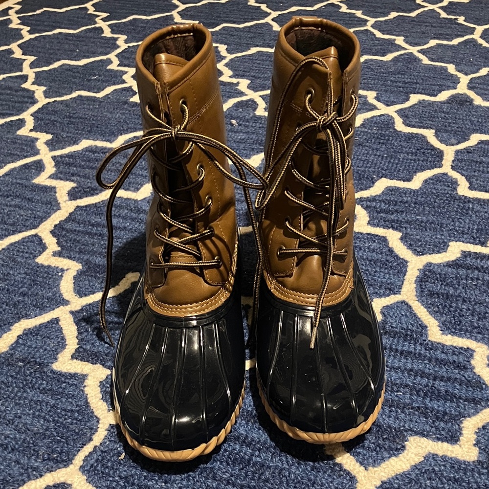 Sporto Tan and Blue Duck Boots